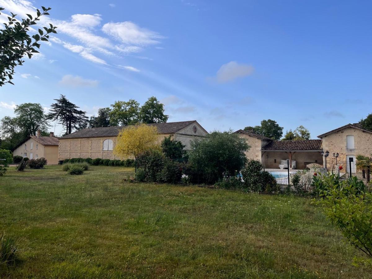 Domaine Clos Et Arbore De 3 Ha Avec Deux Maisons Lamothe-Montravel Екстер'єр фото